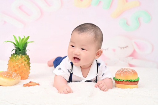 供卵试管代怀生子费用宝宝在妈妈肚子里